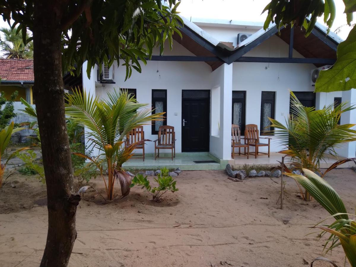 Arugam Bay Holiday Hotel Exterior photo