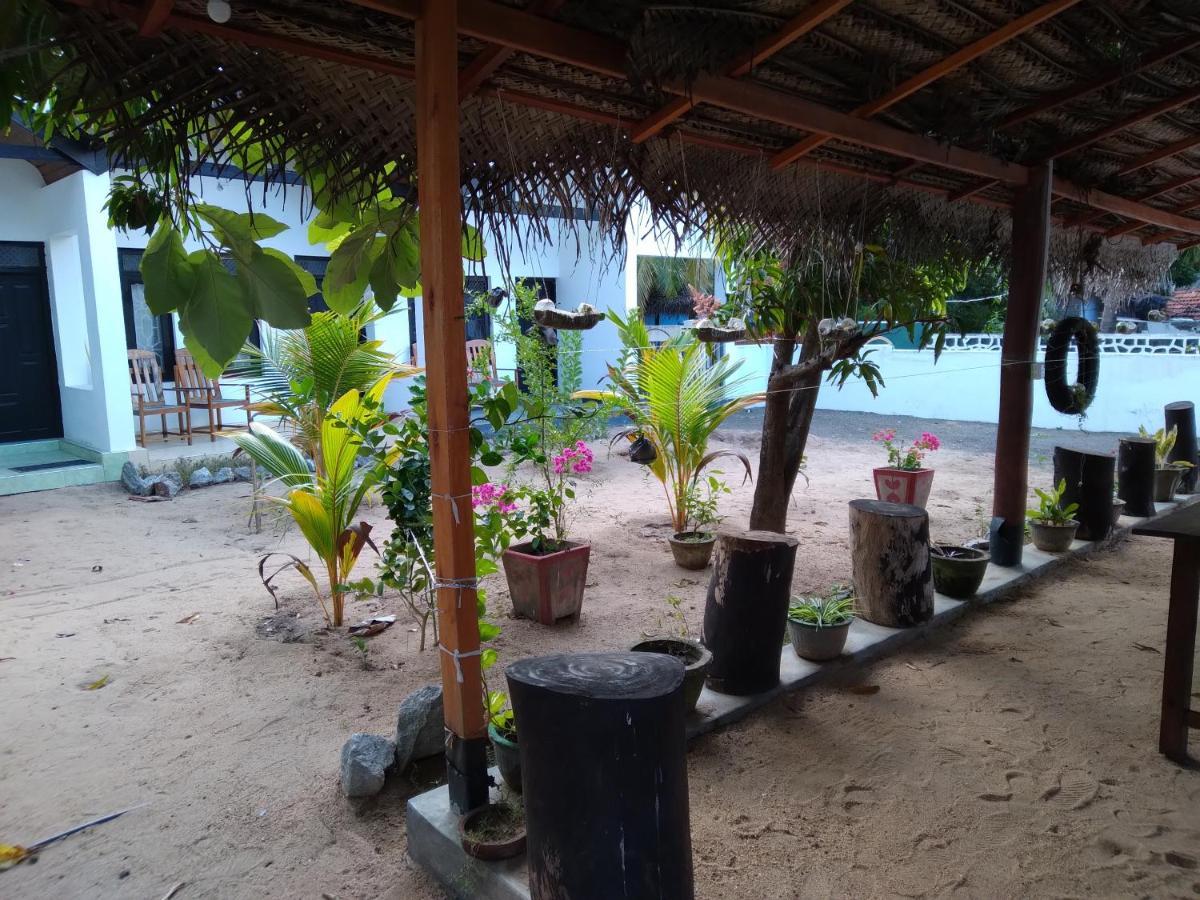 Arugam Bay Holiday Hotel Exterior photo