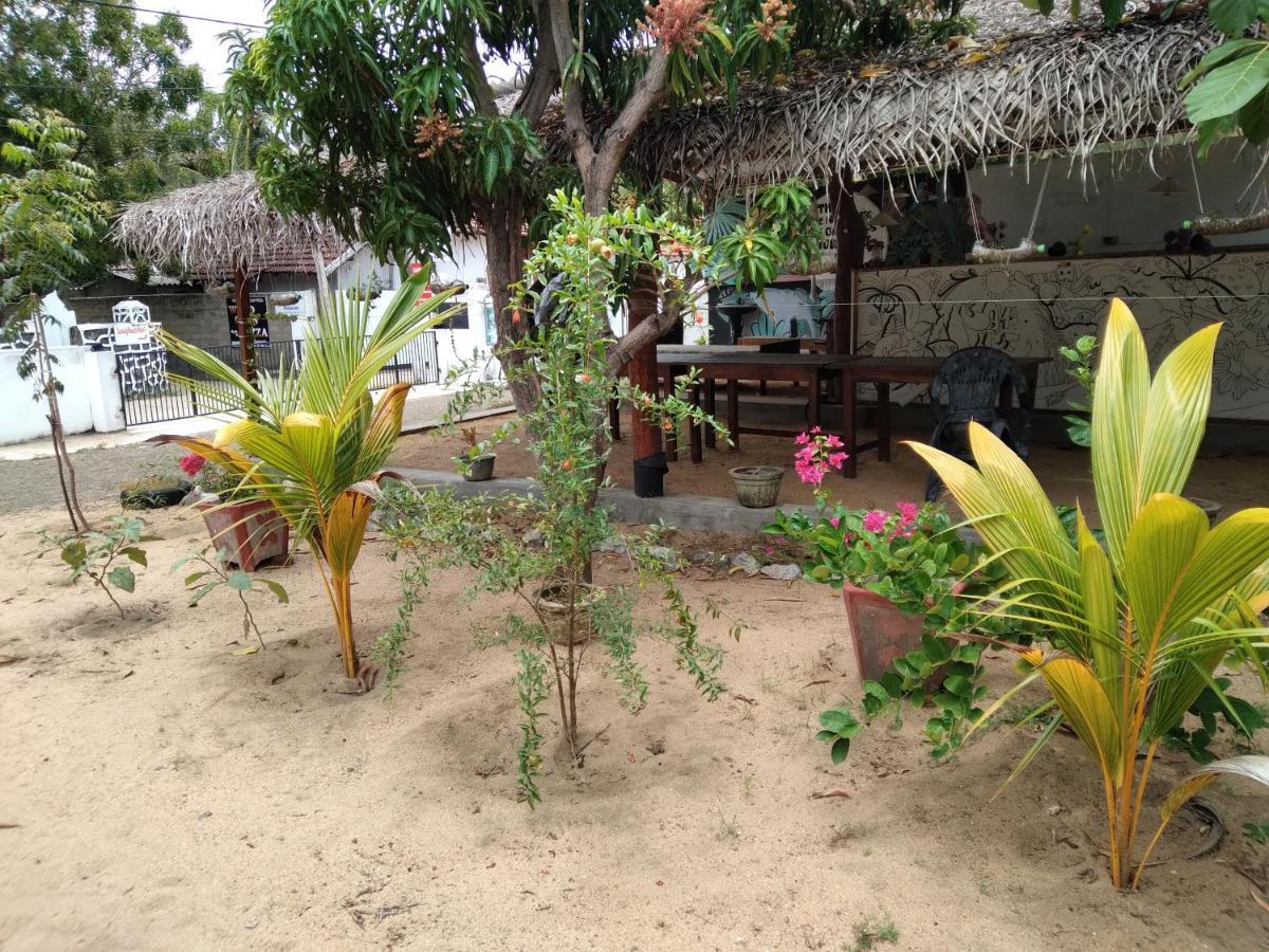 Arugam Bay Holiday Hotel Exterior photo