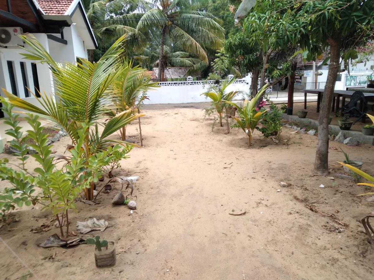 Arugam Bay Holiday Hotel Exterior photo