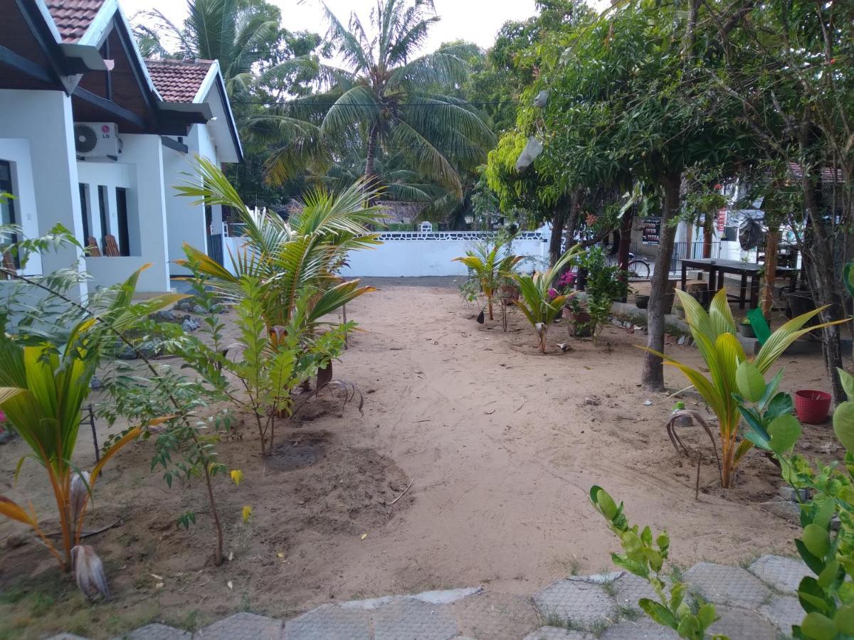 Arugam Bay Holiday Hotel Exterior photo