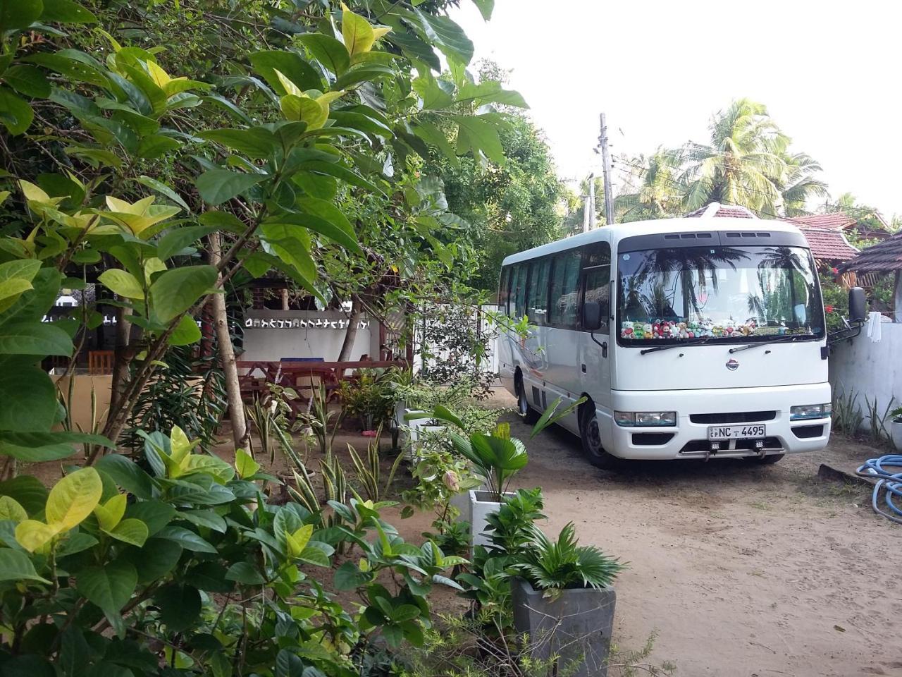 Arugam Bay Holiday Hotel Exterior photo